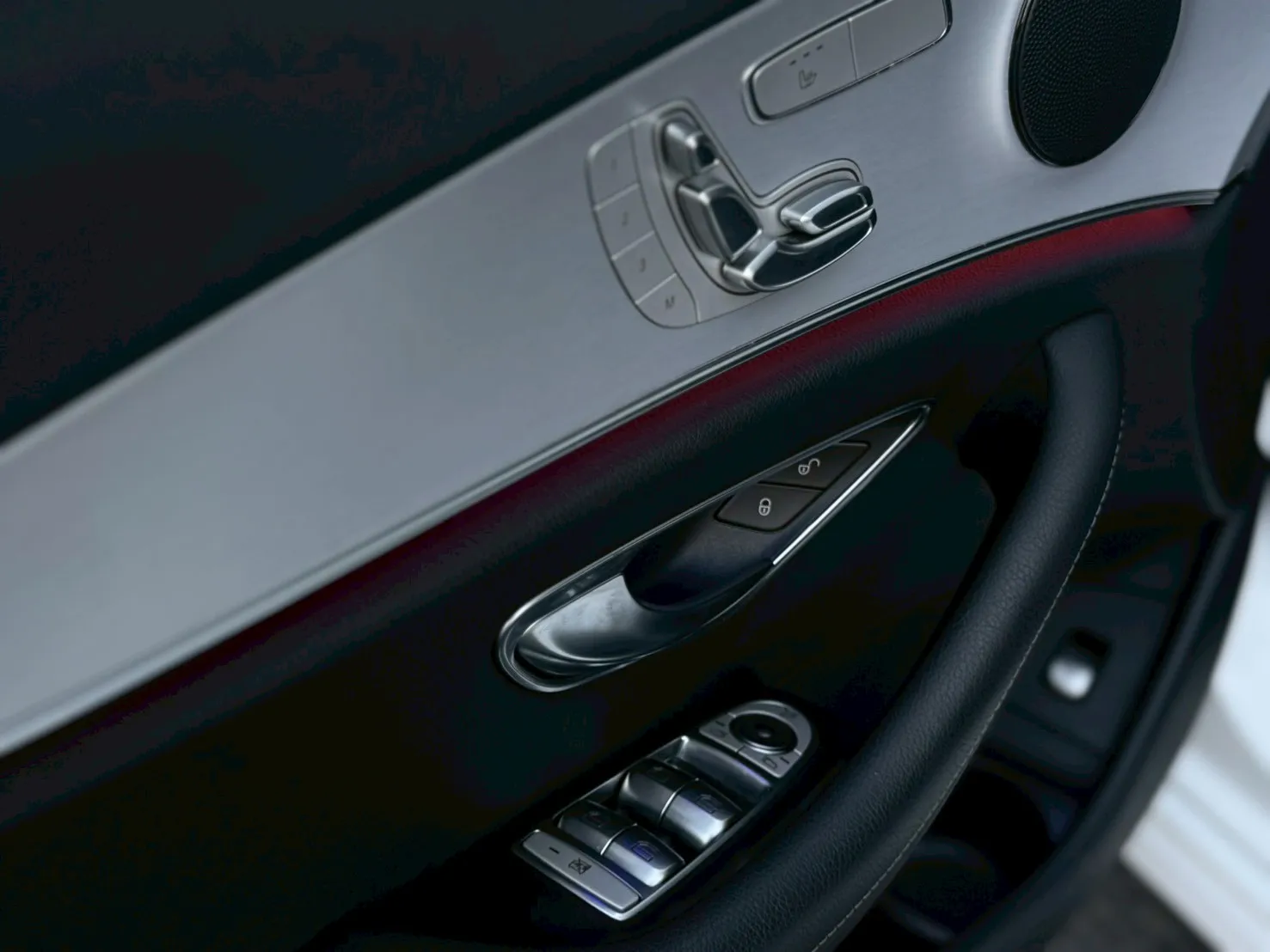 2021年 Mercedes Benz E250 運動版 白色