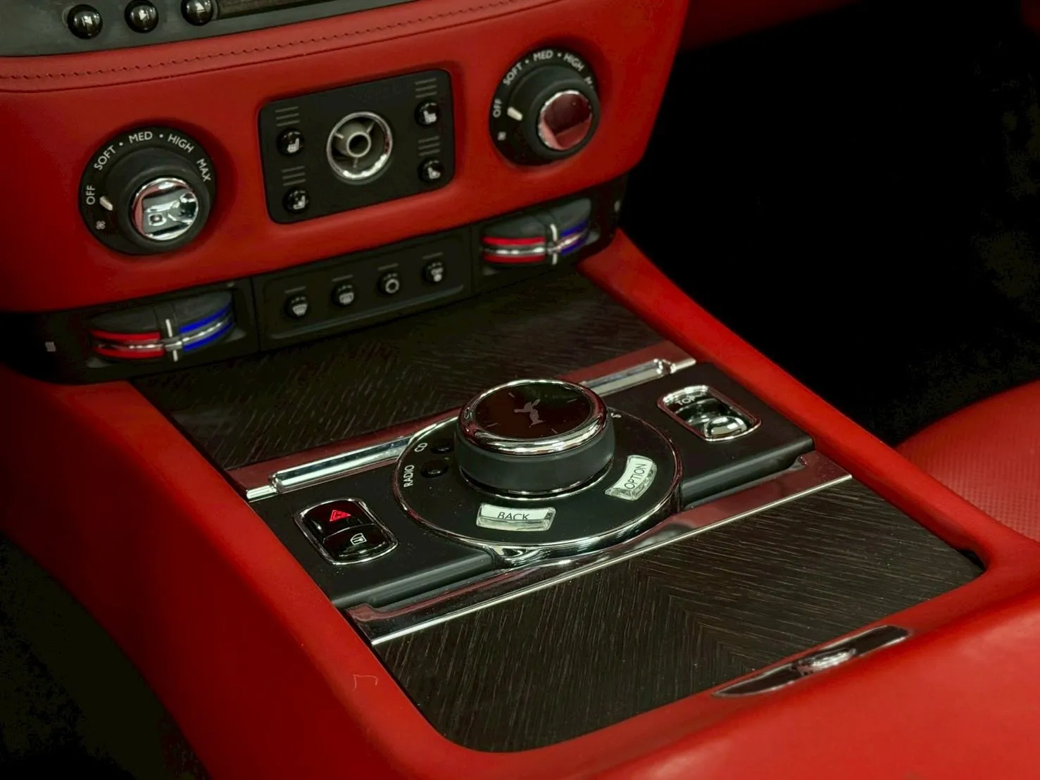 2016年 Rolls-Royce DAWN 6.6 V12