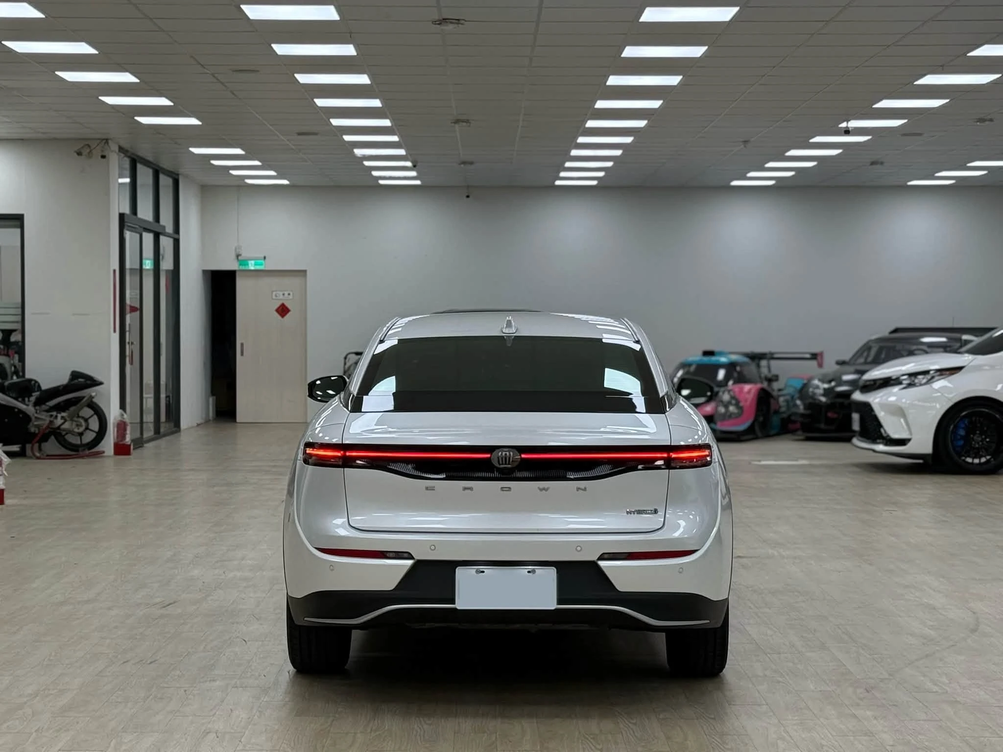 2023年 Toyota Crown 貴族版
