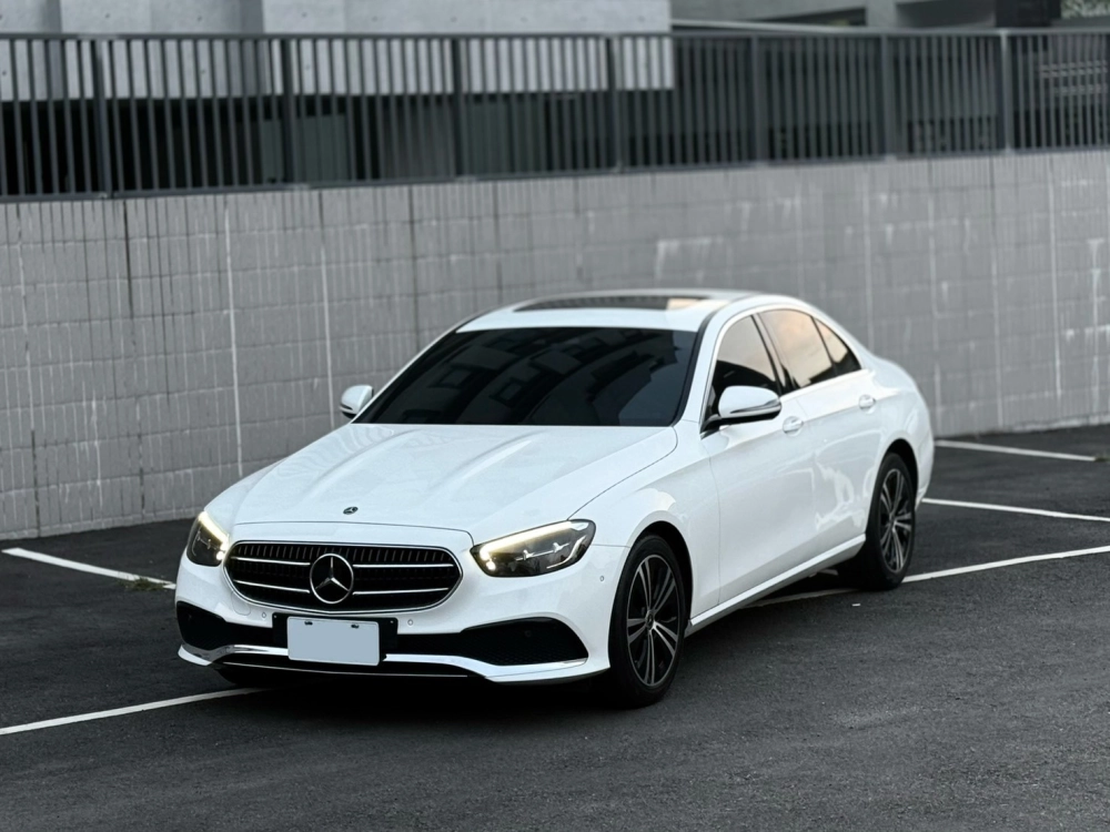 2021年 Mercedes Benz E250 運動版 白色