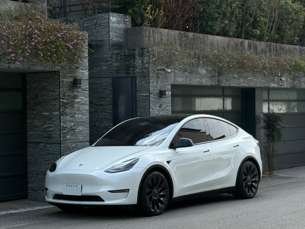 2023年 TESLA Model Y Performance