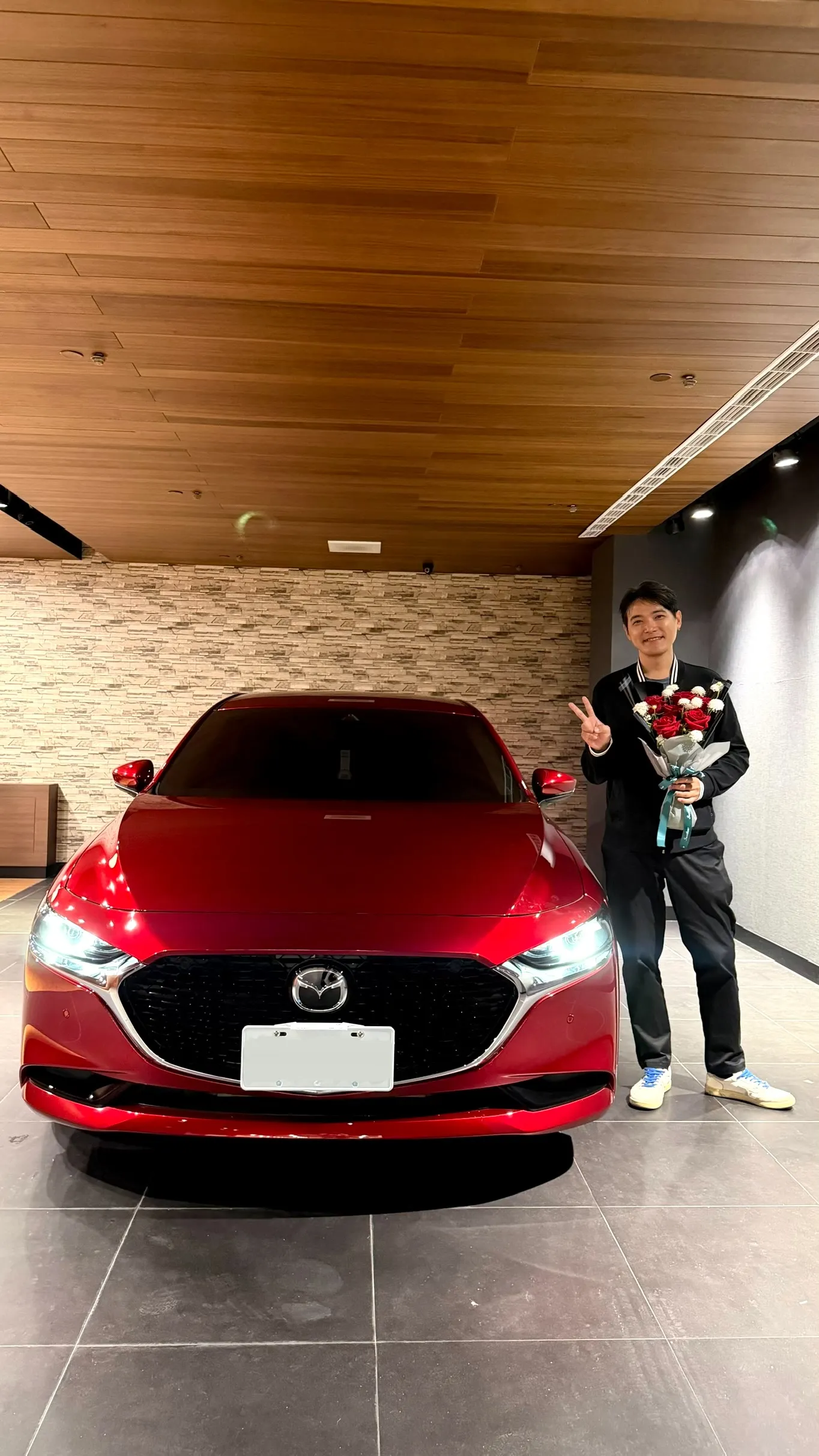 恭喜文駿入主Mazda3 Sedan 魂動紅
