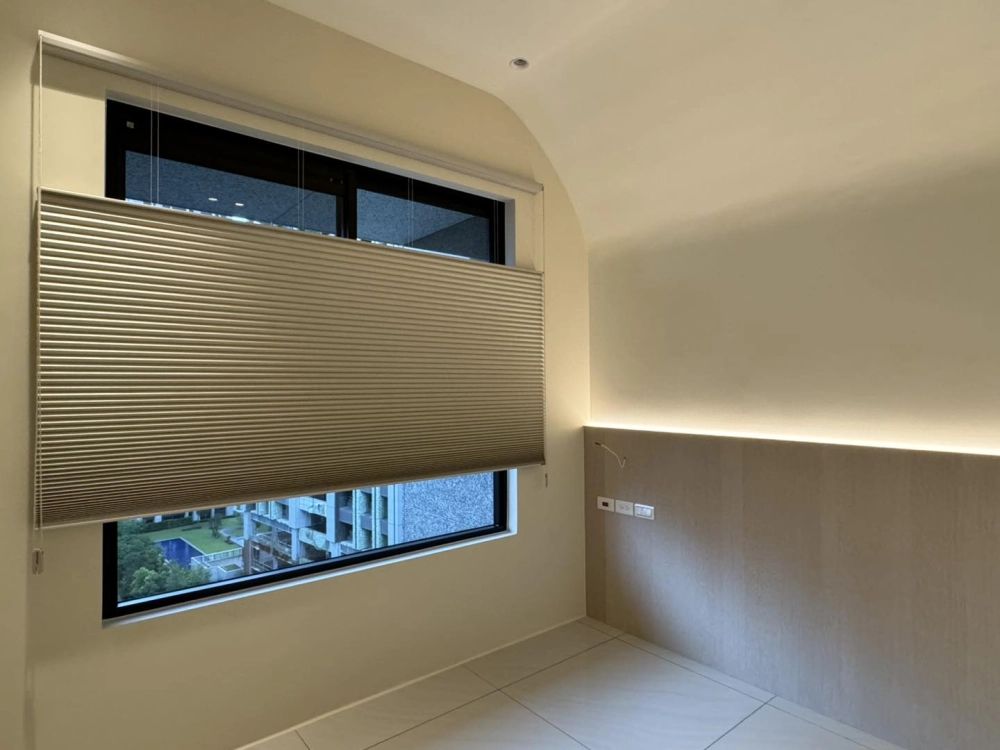 HunterDouglas 半透光&全遮光風琴簾