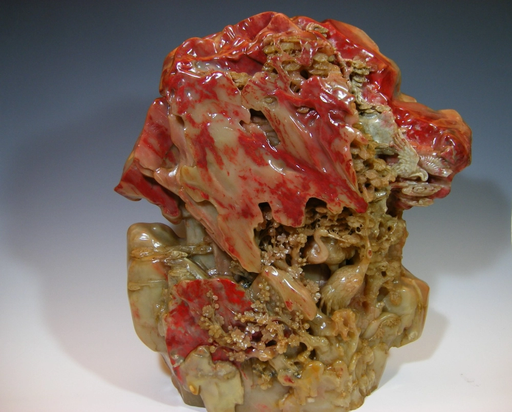 巴林雞血石雕件