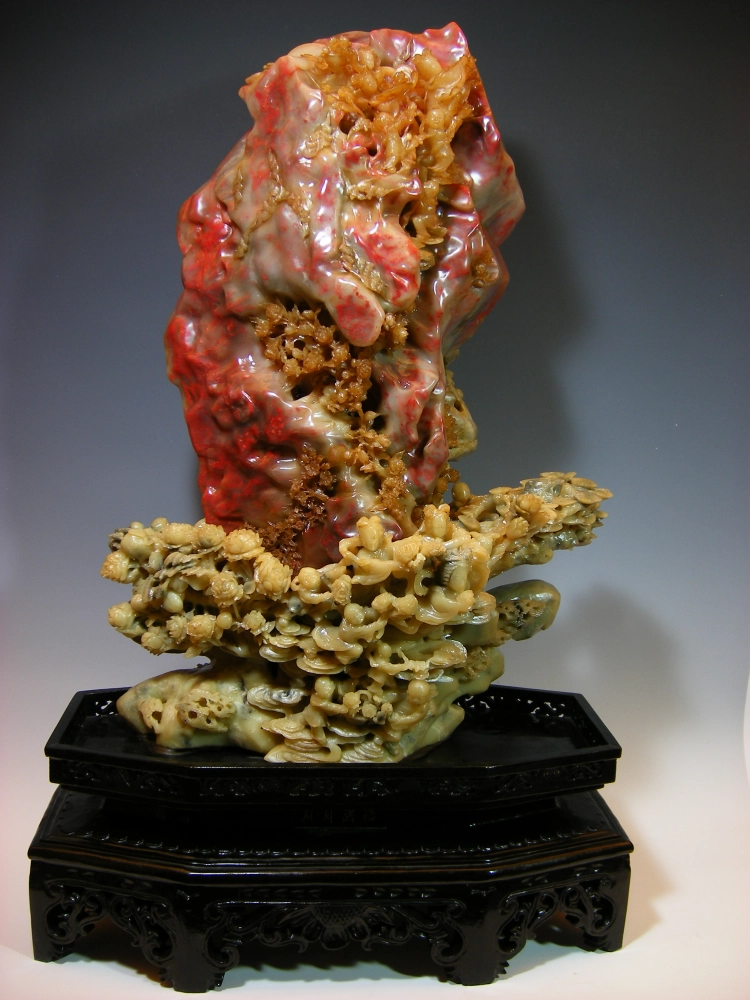 巴林雞血石雕件