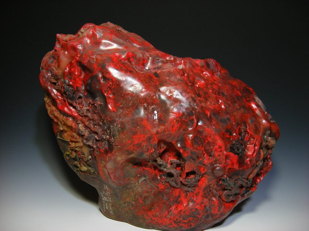 巴林雞血石雕件