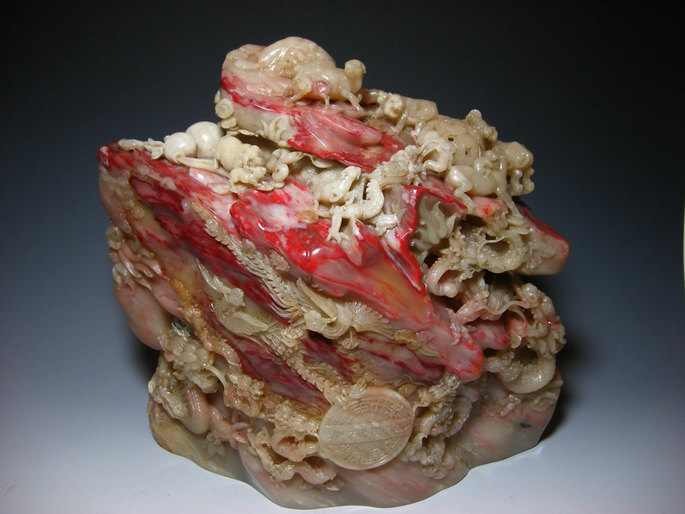 巴林雞血石雕件