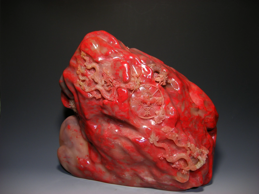巴林雞血石雕件