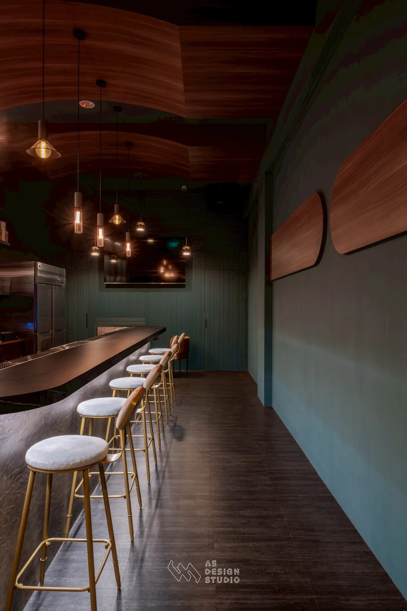 台中西屯 | 柔和曲線與深邃色調的對話