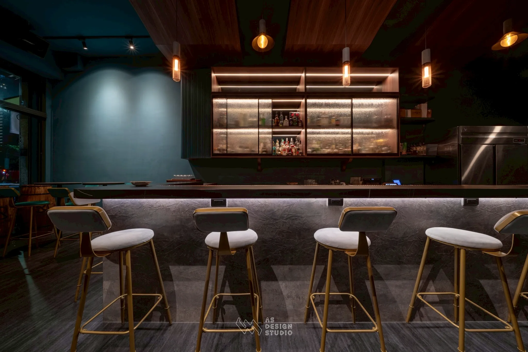 台中西屯 | 柔和曲線與深邃色調的對話