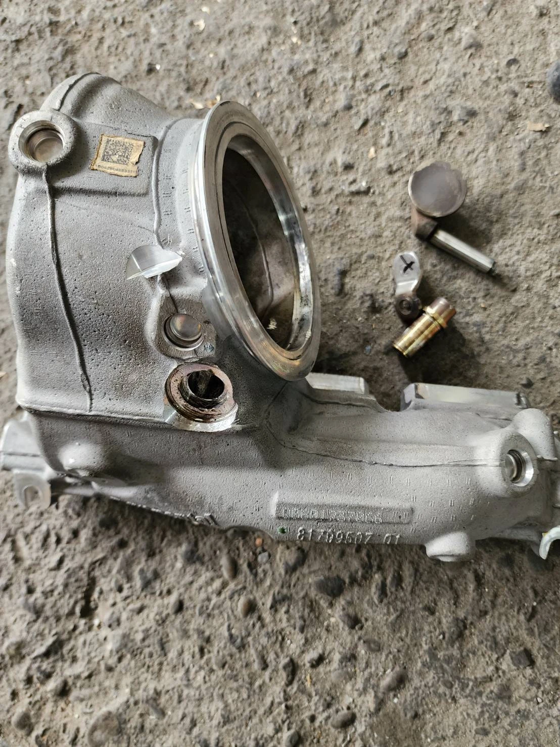 BMW B38 是一具 1.5 升直列三缸渦輪增壓引擎，廣泛搭載於 BMW 的入門車款渦輪傳動問題