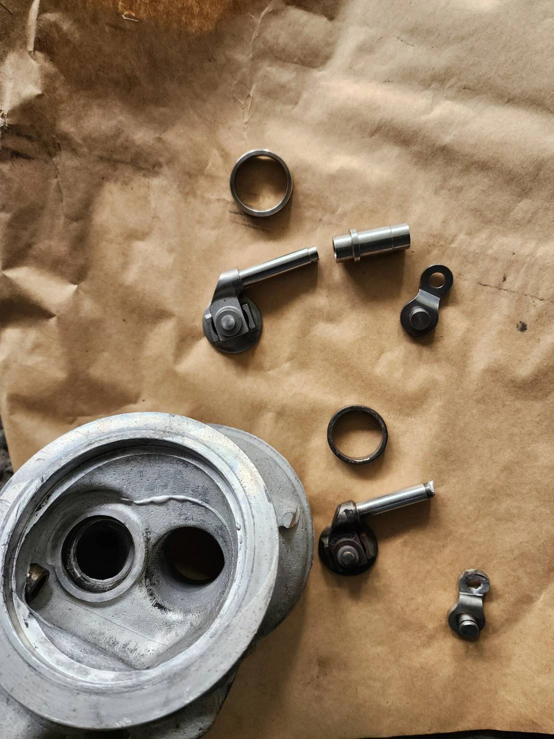 BMW B38 是一具 1.5 升直列三缸渦輪增壓引擎，廣泛搭載於 BMW 的入門車款渦輪傳動問題