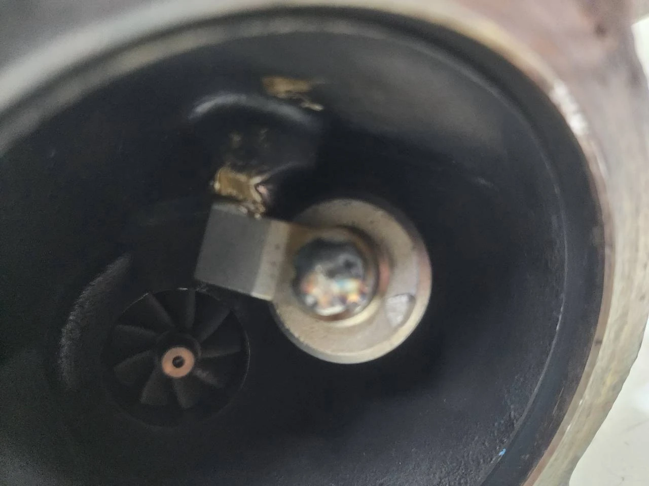 福特1.5渦輪增壓器 漏油機芯換新 伐門套件換新 動力恢復