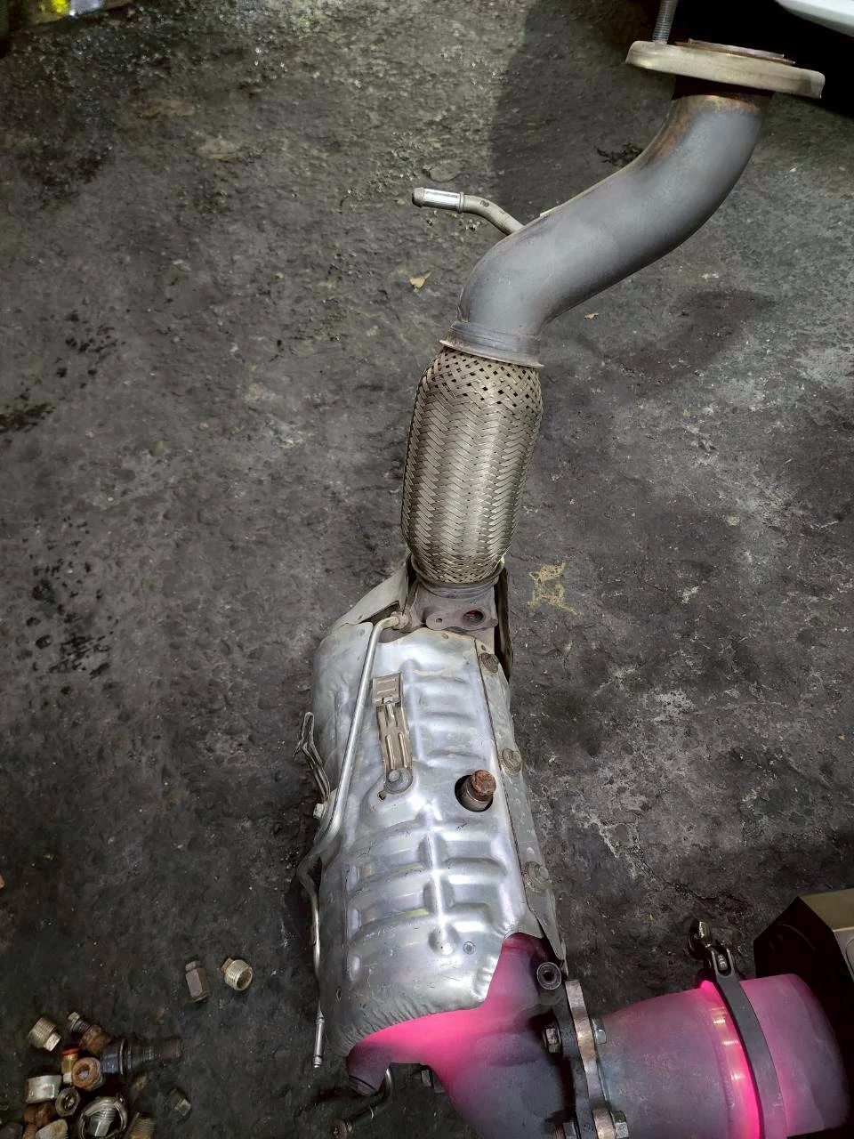 馬自達 柴油車2.2渦輪上伐門脫落已是通病目前有強化件