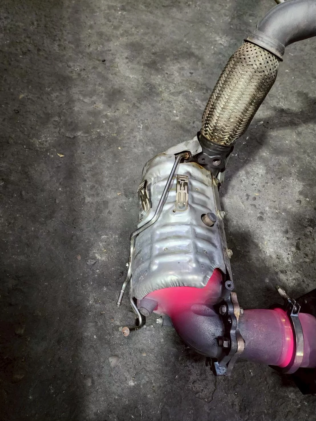 DPF燒至溫度最高達900°-1100°