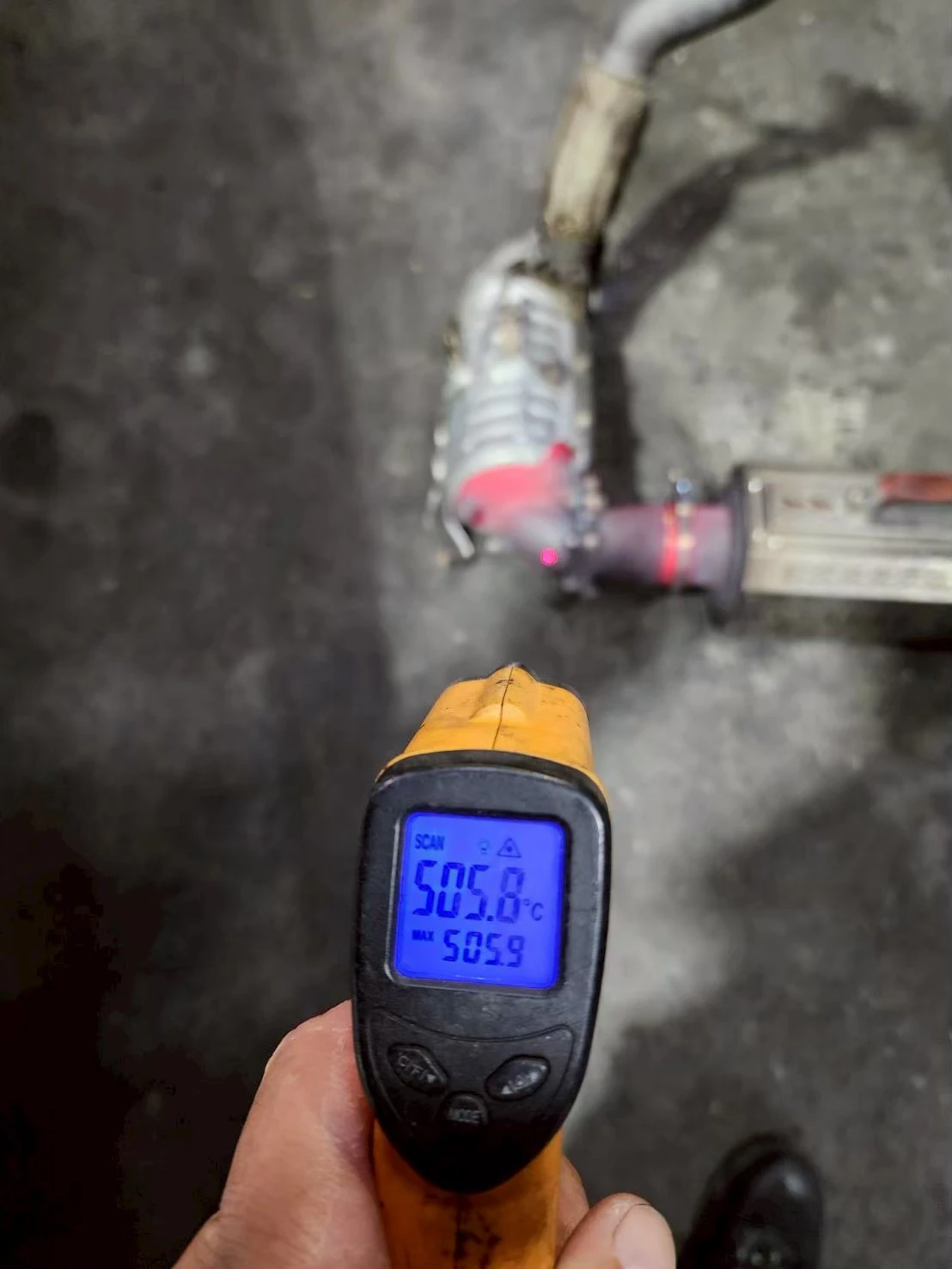 DPF燒至溫度最高達900°-1100°