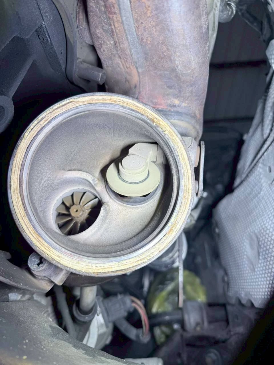 馬自達 柴油車2.2渦輪上伐門脫落已是通病目前有強化件