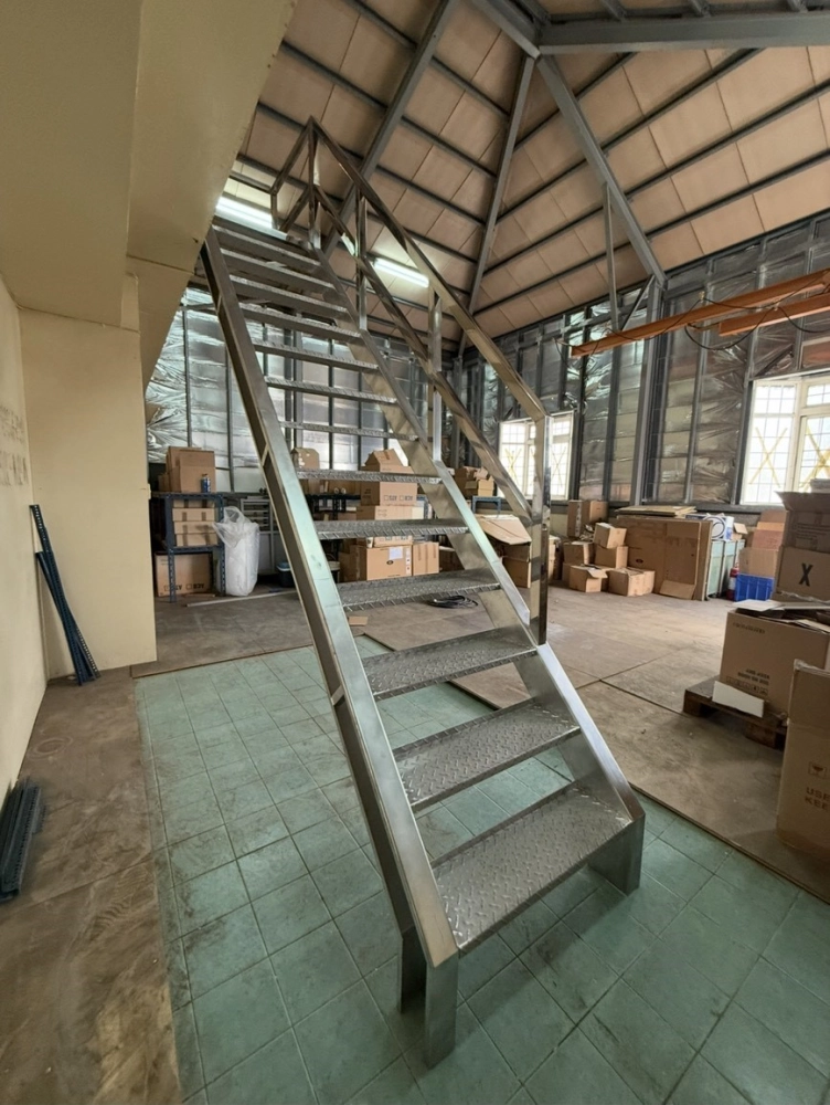 林園不銹鋼樓梯