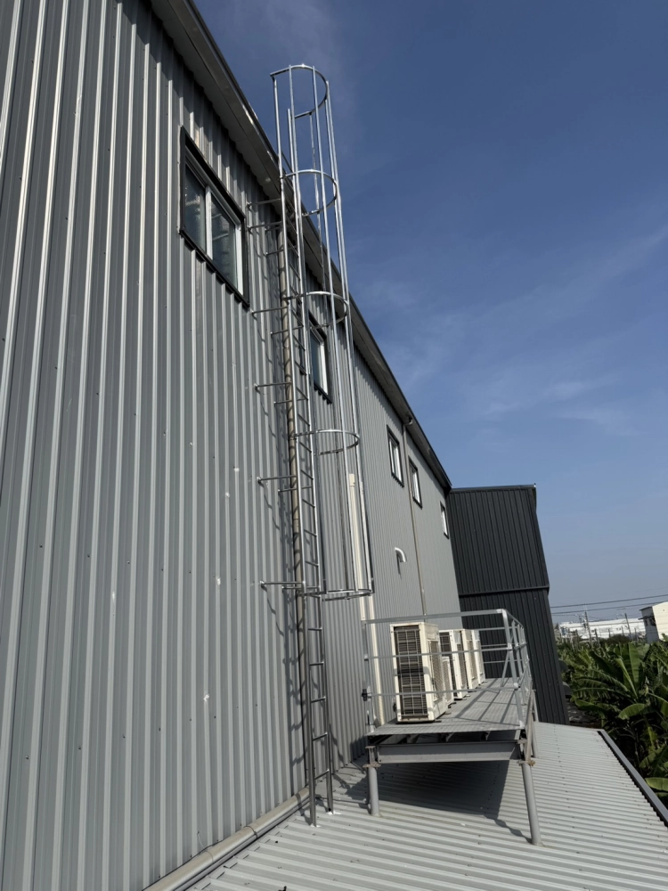 不銹鋼爬梯（安全護網）