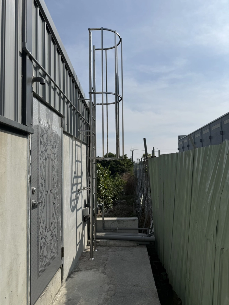 不銹鋼爬梯（安全護網）