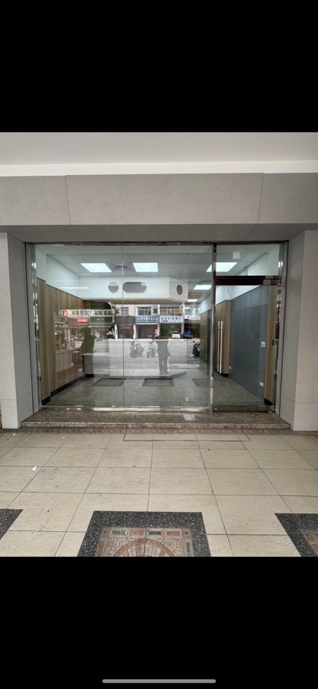 鳳山區店面玻璃門
