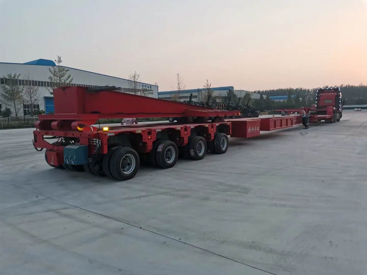 重型搬運設備(液壓軸線車)