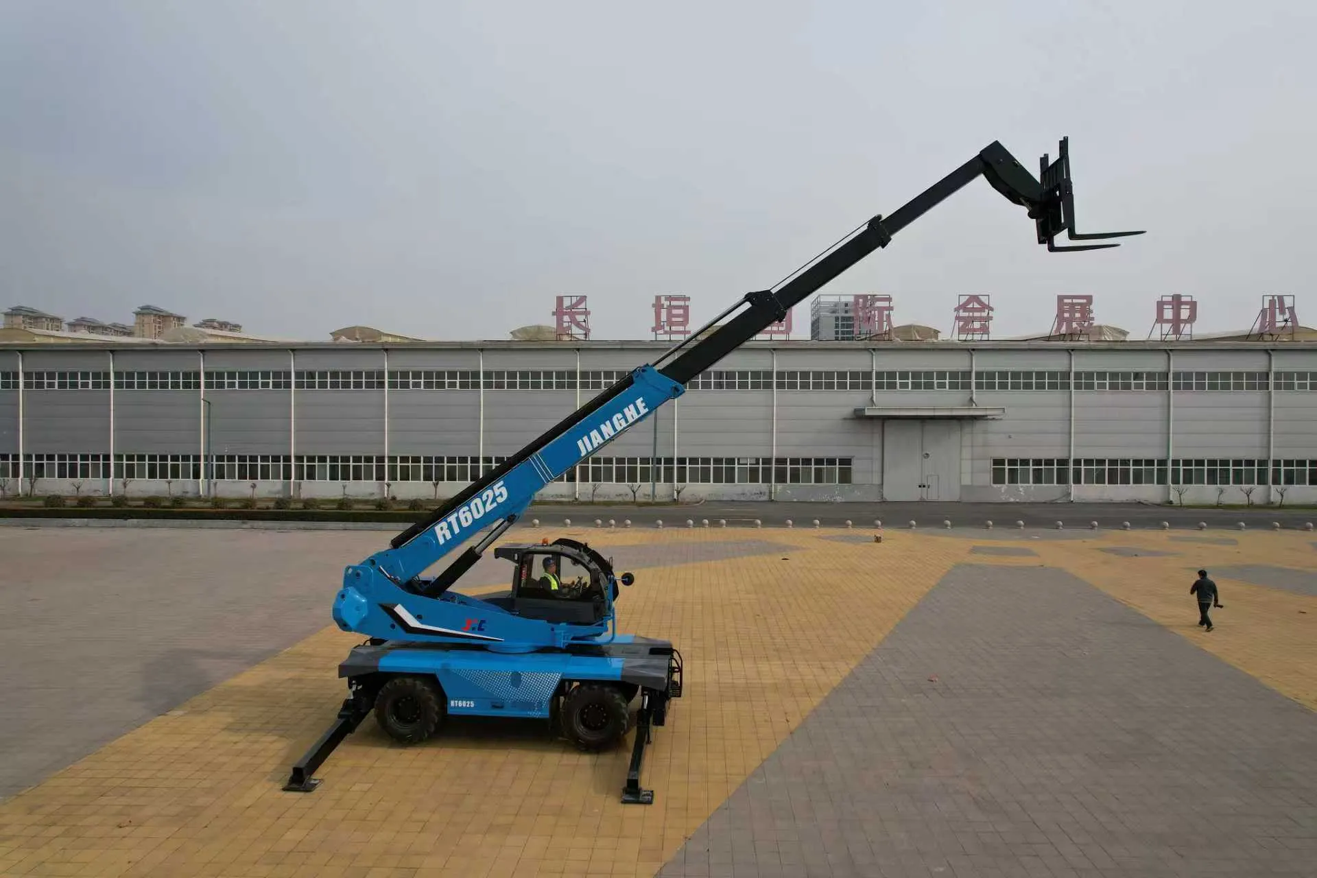 江河伸縮臂堆高機