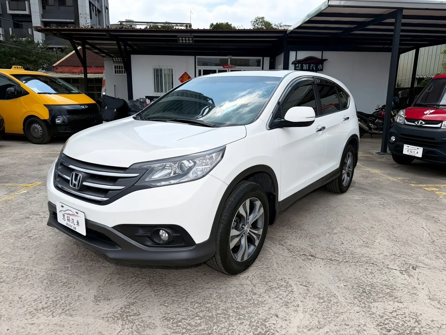 2013年 CRV 里程8.9萬 賣32.8萬