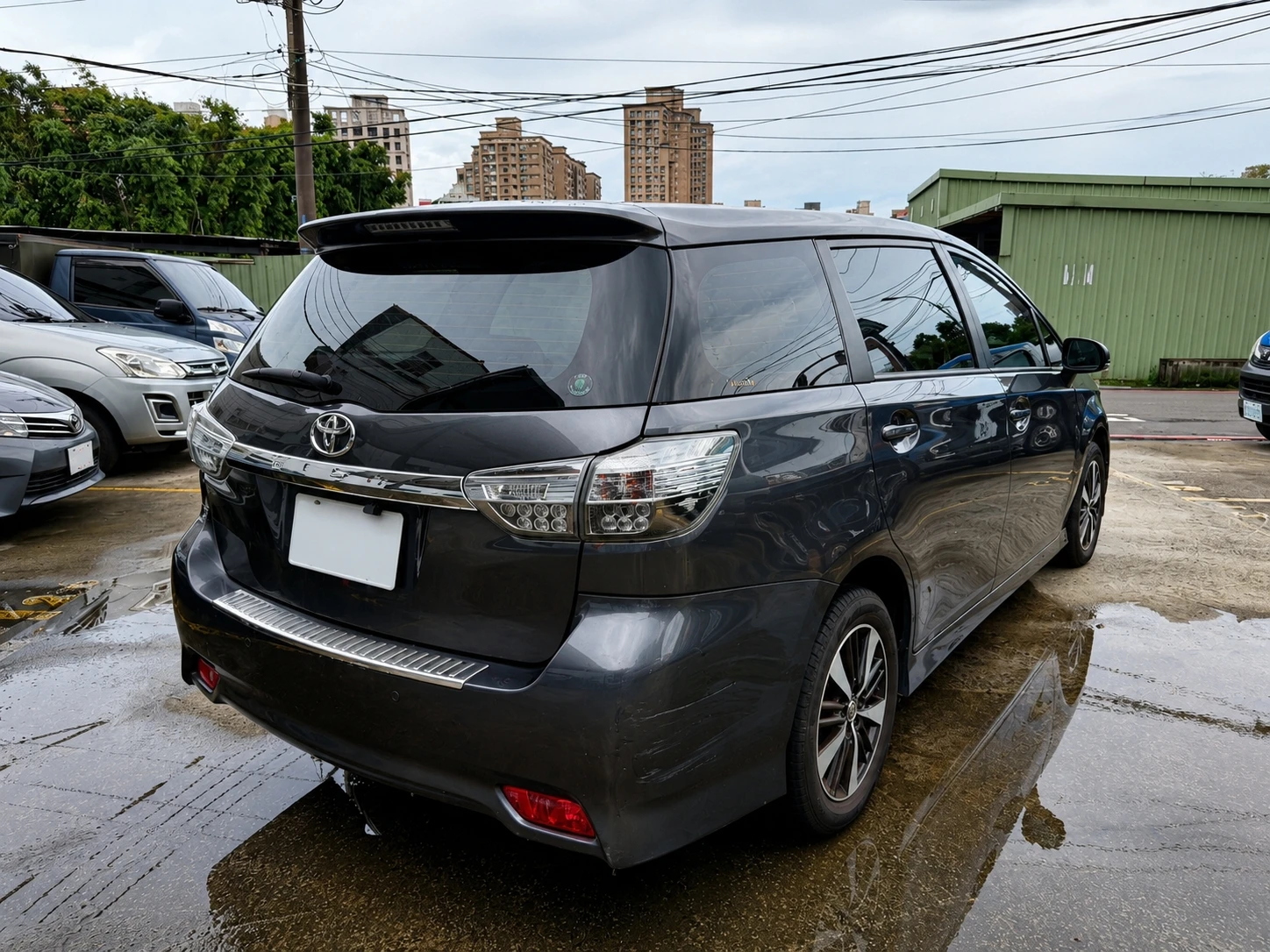 2015年Wish 跑27萬 售價 18.8萬