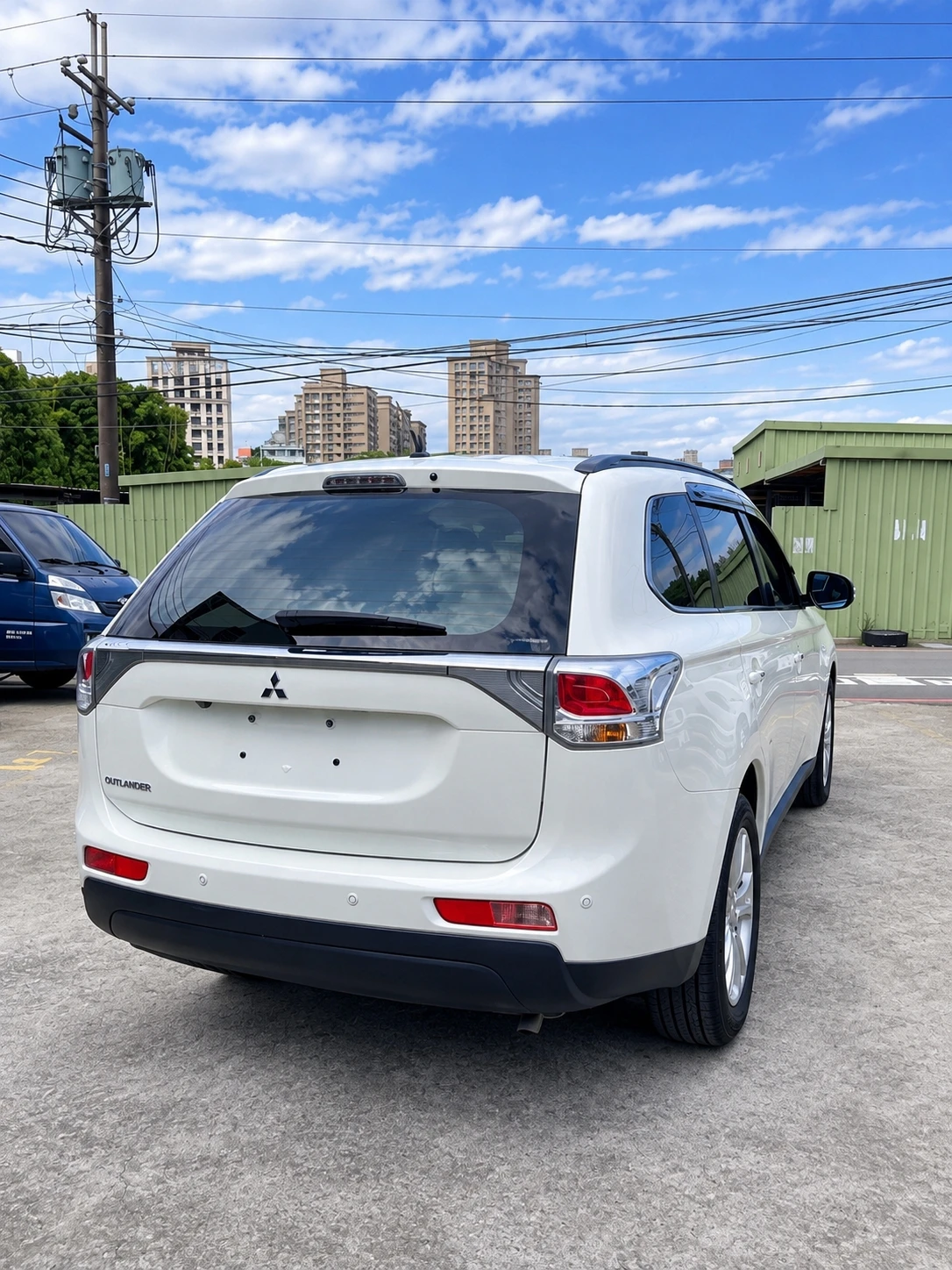 2015年 Outlander 2WD 里程2.6萬 23.8萬
