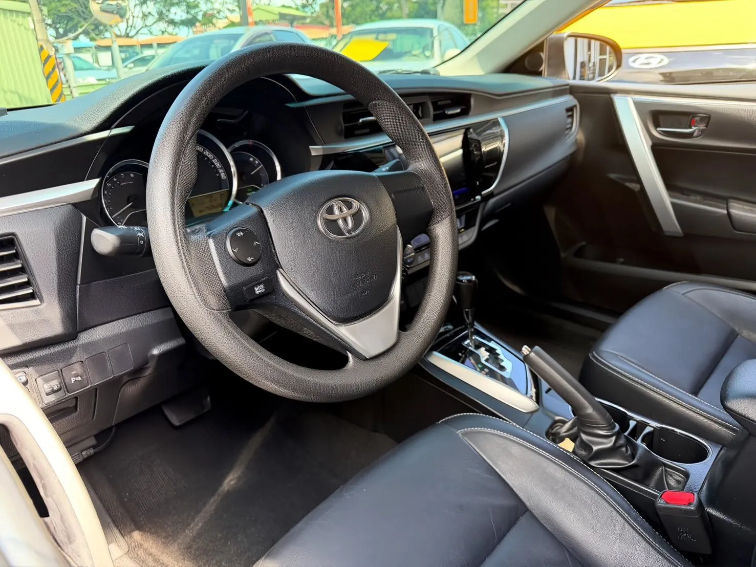 2015年 ALTIS 里程14萬 賣24.8萬