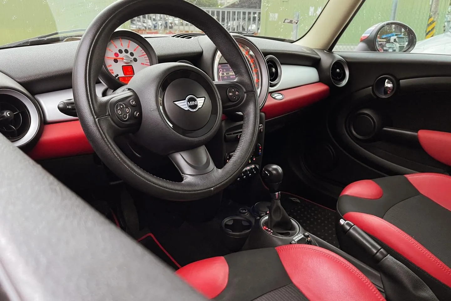 2012年mini cooper里程13萬 賣28.8萬