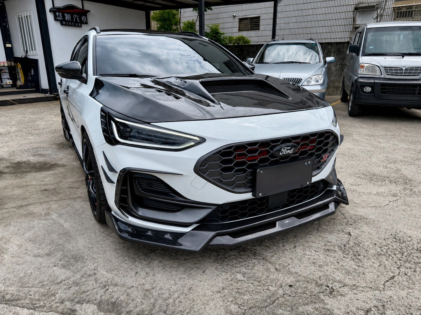  2023 Ford Focus ST Wagon X  2300cc