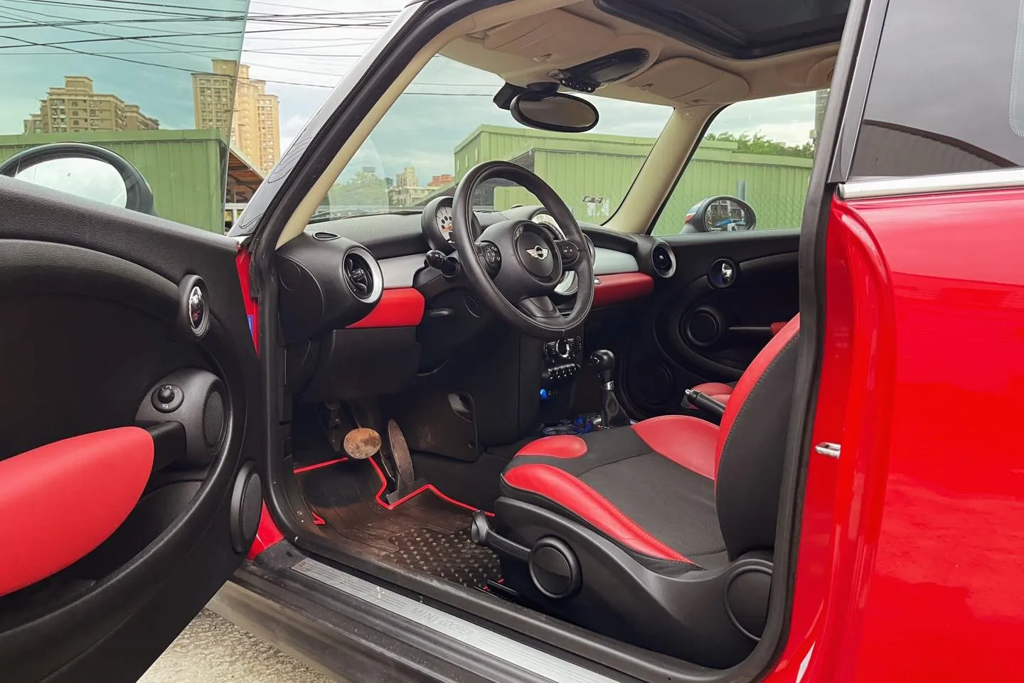 2012年mini cooper里程13萬 賣28.8萬