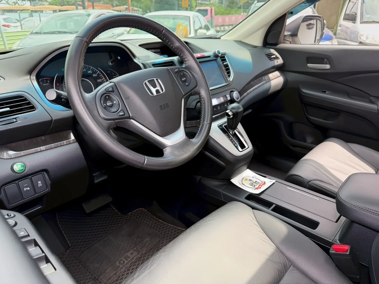 2013年 CRV 里程8.9萬 賣32.8萬