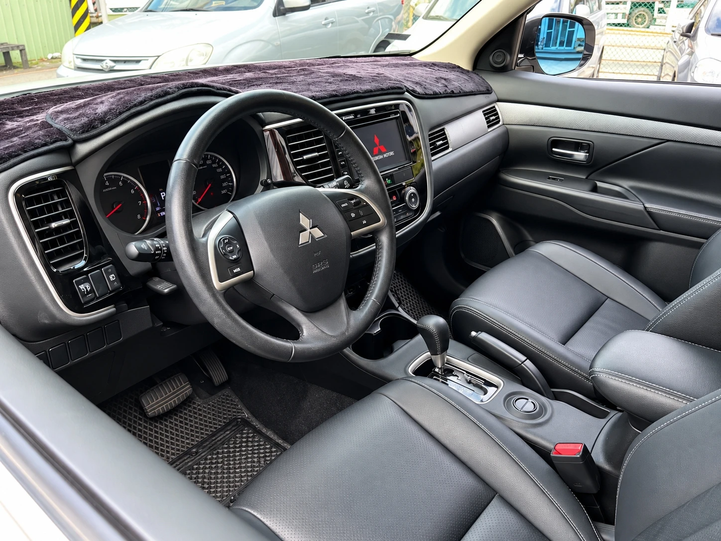 2015年 Outlander 2WD 里程2.6萬 23.8萬