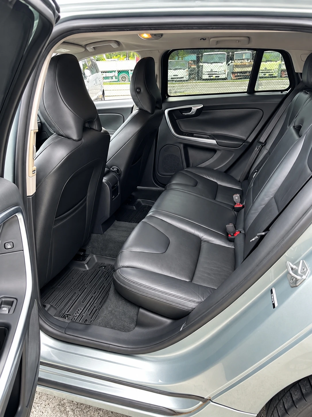 2013年 Volvo V60 2014年式 里程11萬 賣23.8萬