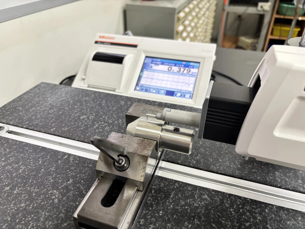 Mitutoyo Surface Roughness Tester