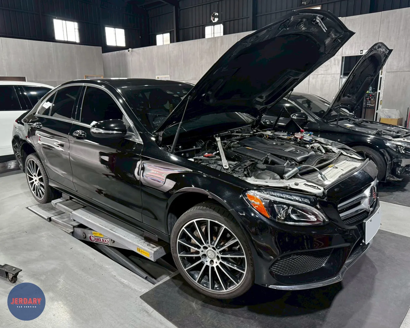 賓士 W205 C300 冷氣不冷？壓縮機運作異常,傑德瑞汽車專業維修，讓夏日重拾涼爽！