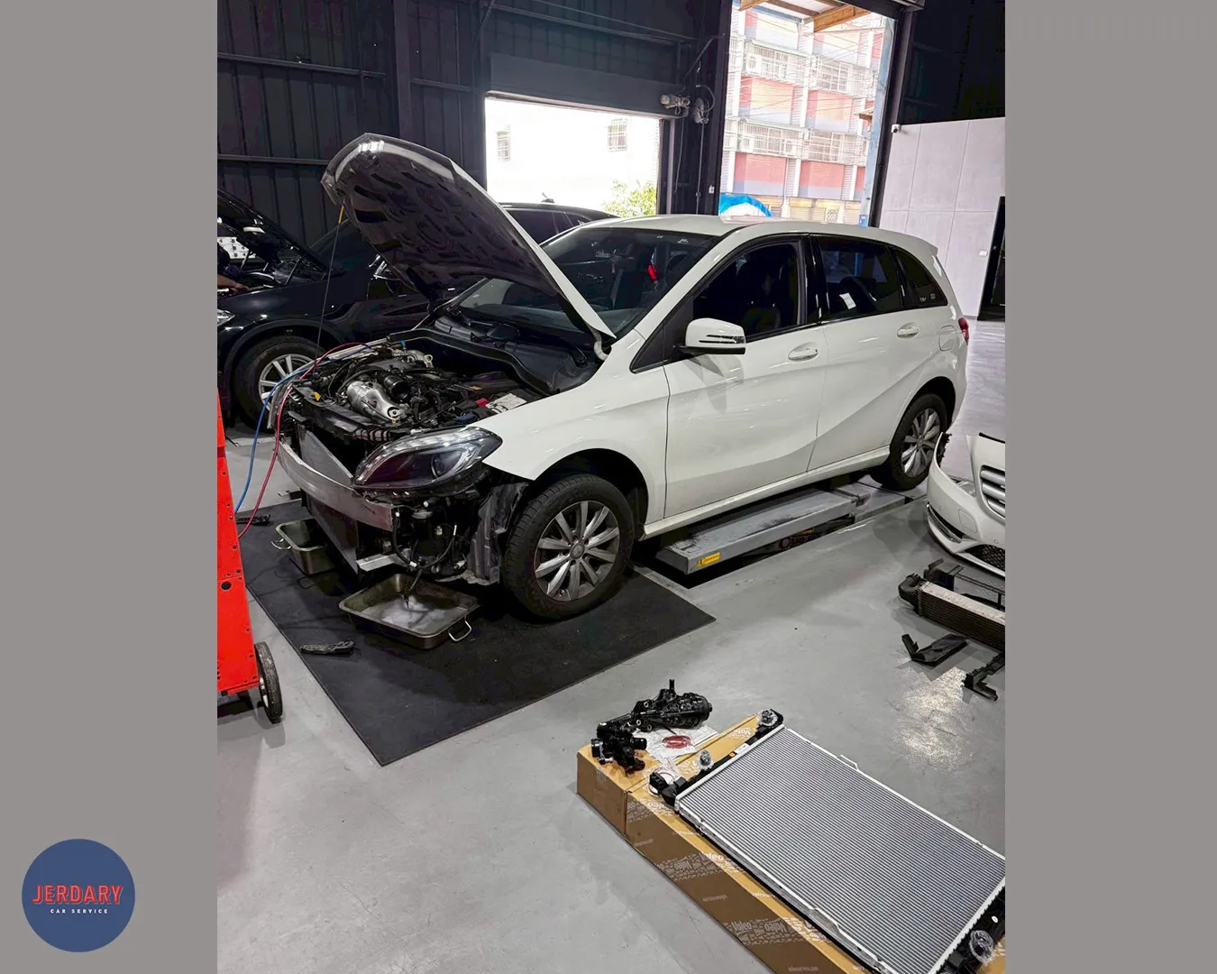 賓士 W246 B180 冷卻系統故障漏水？傑德瑞汽車專業檢修，一次解決漏水問題！