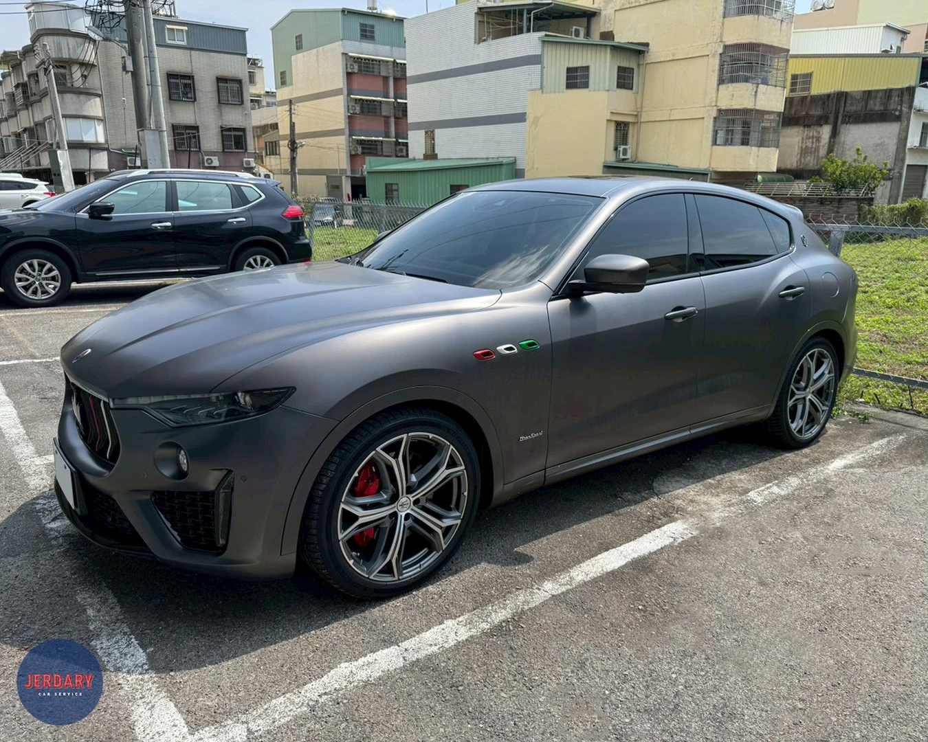 瑪莎拉蒂 Levante 多媒體升級：傑德瑞汽車，解決 CarPlay 連接失效，軟硬體同步優化，車機專業維修升級！