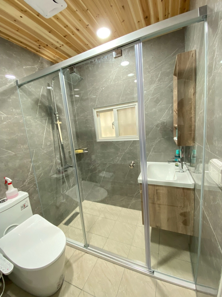 衛浴玻璃｜衛浴隔間｜台南玻璃工程
