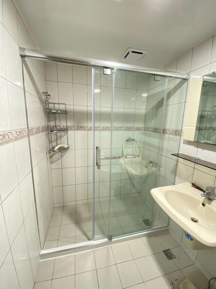 衛浴玻璃｜衛浴隔間｜台南玻璃工程