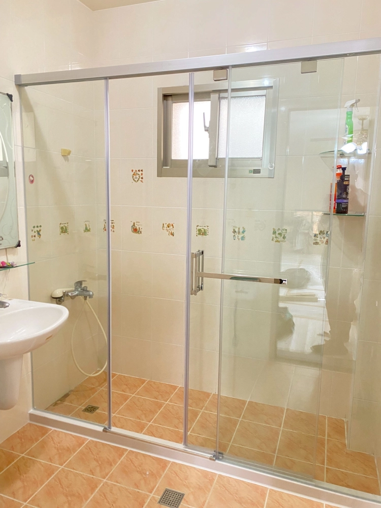 衛浴玻璃｜衛浴隔間｜台南玻璃工程
