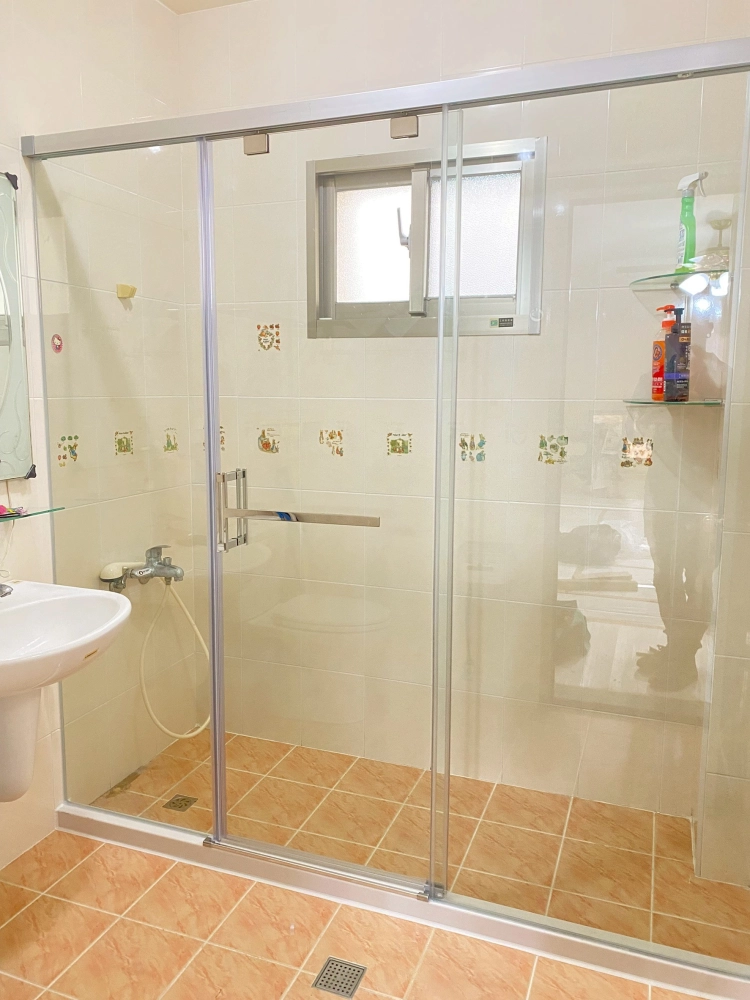 衛浴玻璃｜衛浴隔間｜台南玻璃工程
