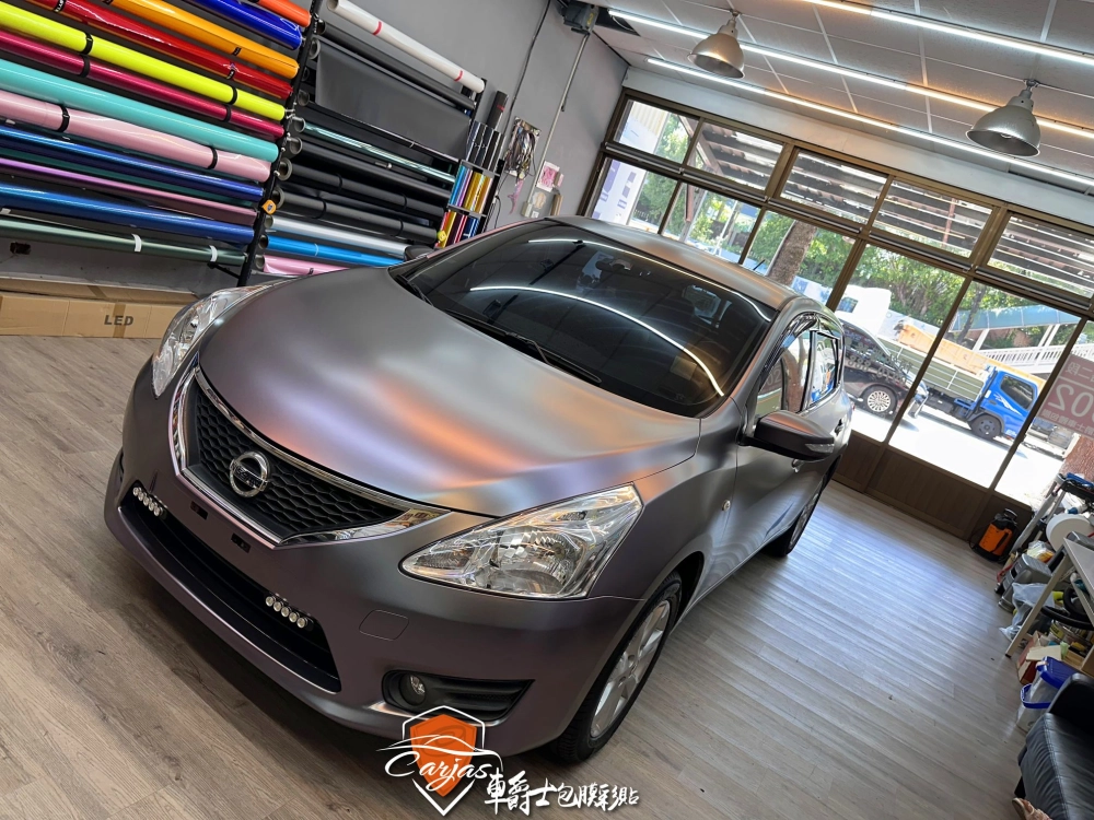 NISSAN TIIDA 消光綢緞灰紫全車改色包膜