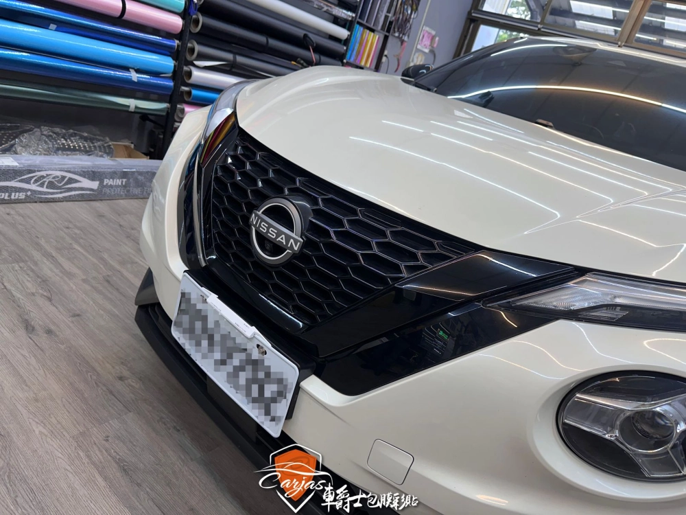 NISSAN JUKE V-MOTION水箱護罩鍍鉻飾條高亮黑改色包膜