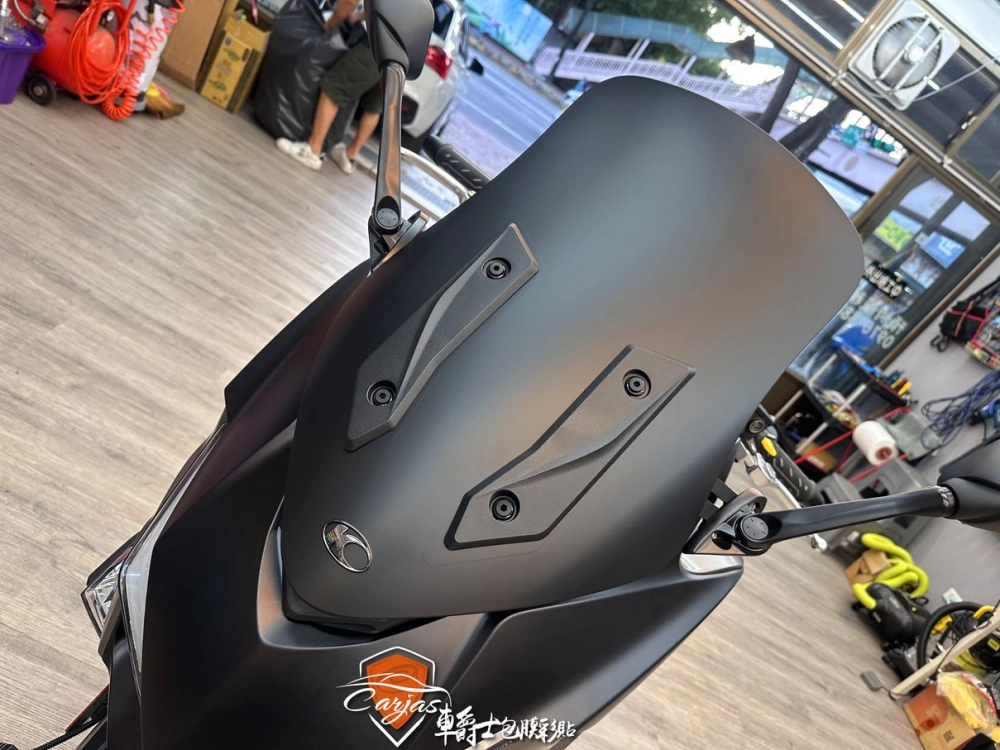 KYMCO Xciting VS 400 風鏡消光黑改色包膜