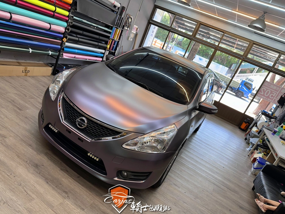 NISSAN TIIDA 消光綢緞灰紫全車改色包膜