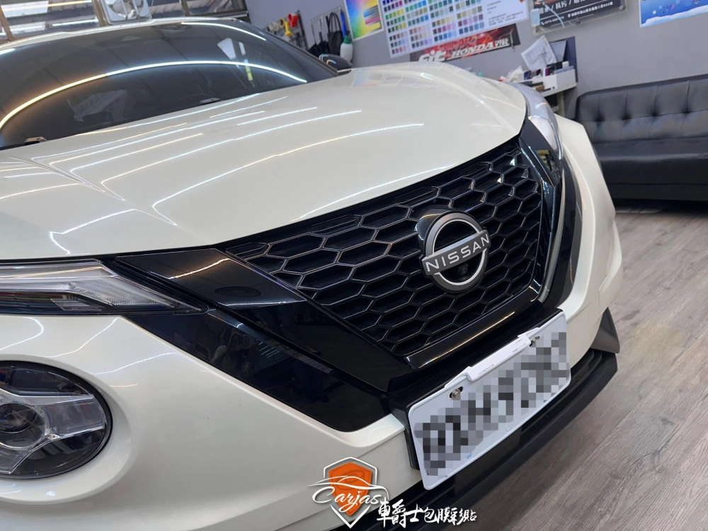 NISSAN JUKE V-MOTION水箱護罩鍍鉻飾條高亮黑改色包膜